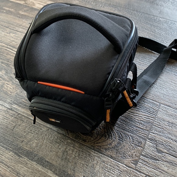 Case Logic Camera Bag - Picture 5 of 11